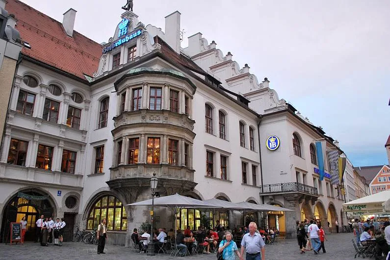 Największa piwiarnia Monachium Hofbrauhaus